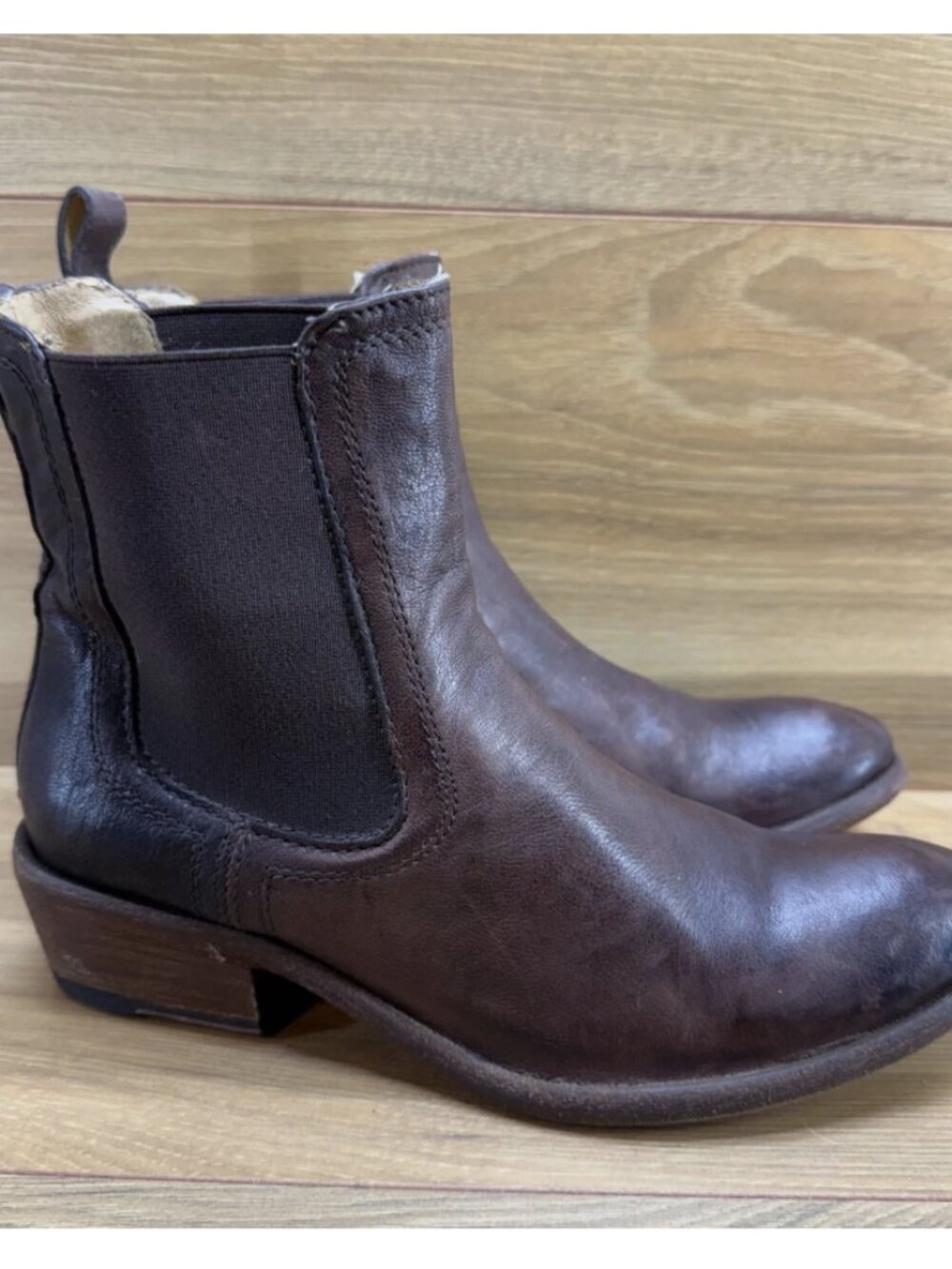 Frye Carson Chelsea Brown Real Leather Pull On Low Heel Comfy Fall Ankle Boot